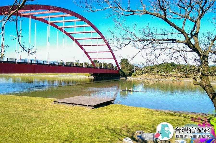 尚閤屋包棟民宿 Wujie Esterno foto